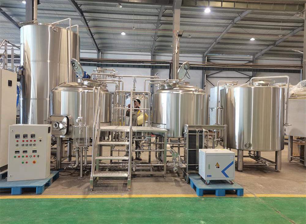 <b>Tiantai company 1000L beer equipment customized to our Canadian customer.</b>